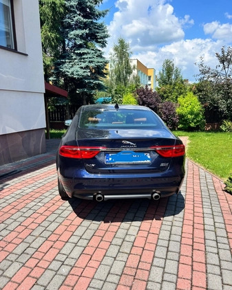 Jaguar XF cena 86900 przebieg: 99400, rok produkcji 2017 z Zamość małe 137